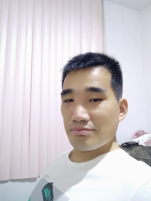 大男孩的第一张照片--海峡交友网