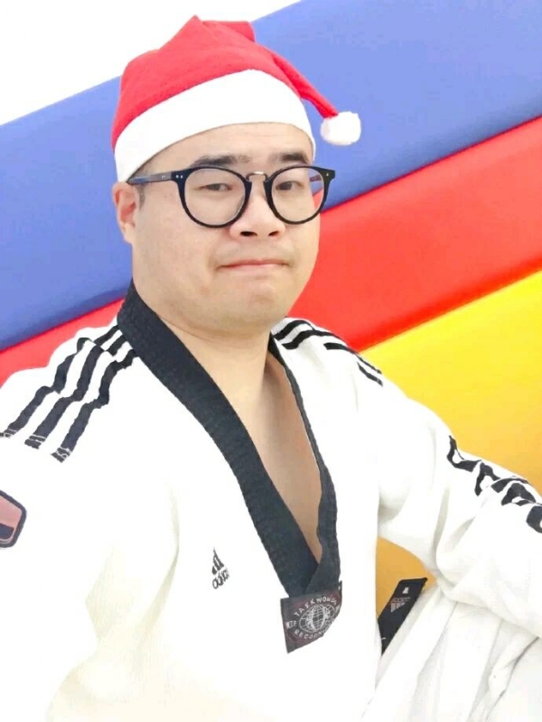 何当重相见的第一张照片--海峡交友网