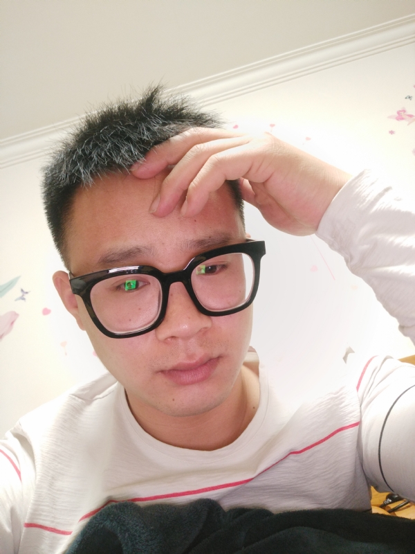 华灯初上的夜晚的第一张照片--海峡交友网