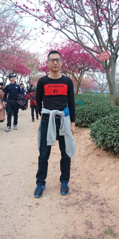 小梁的第二张照片--海峡交友网