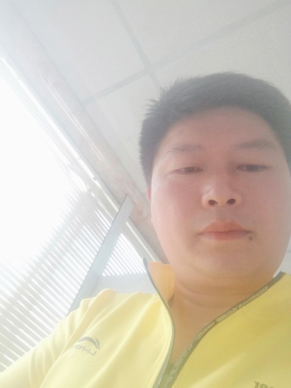 山男的第一张照片--海峡交友网