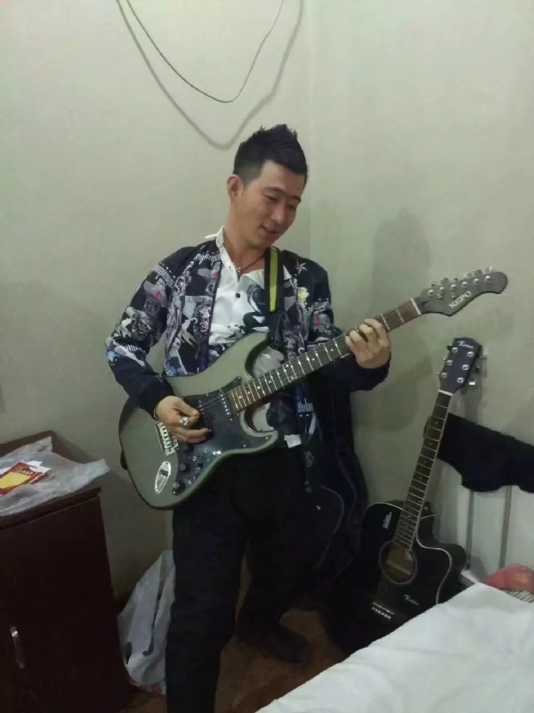 小吉他的第一张照片--海峡交友网