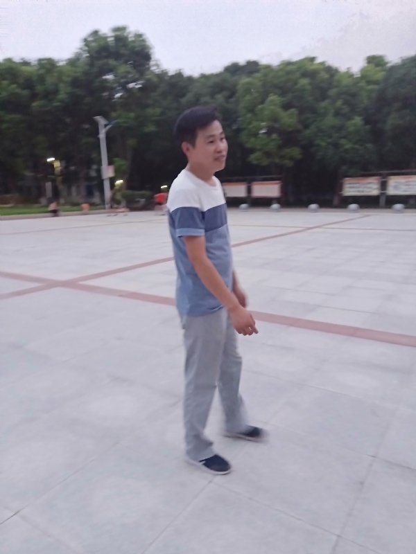 一笑的第一张照片--海峡交友网
