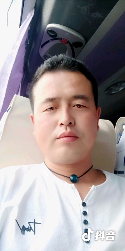 瞬间被爱上的第一张照片--海峡交友网