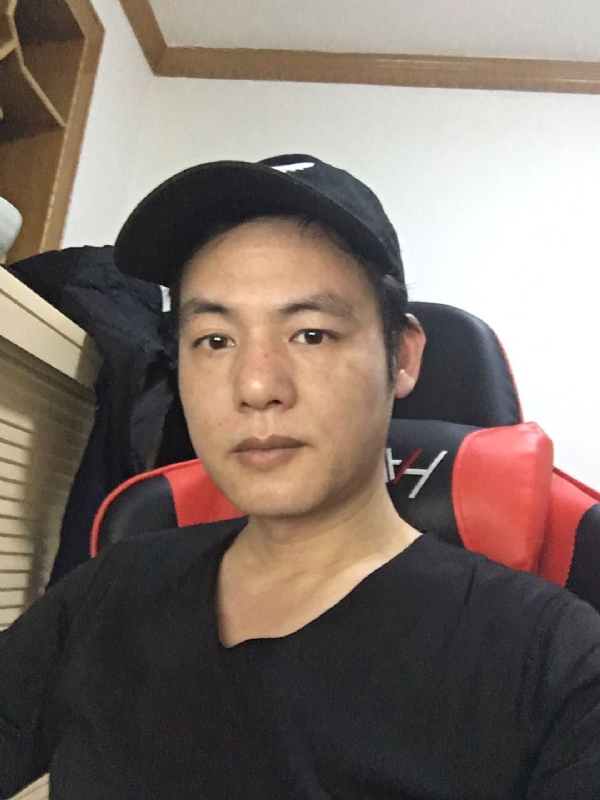 扛枪打鸟的第一张照片--海峡交友网