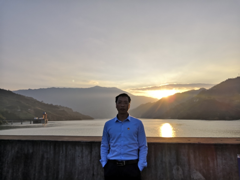 庸人自扰的第一张照片--海峡交友网