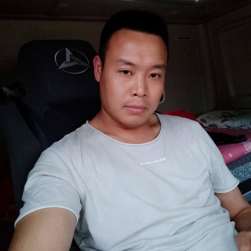 默默的第二张照片--海峡交友网