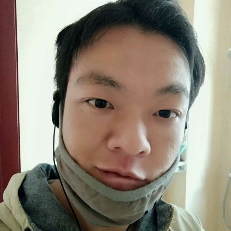 泡沫哭泣的第一张照片--海峡交友网