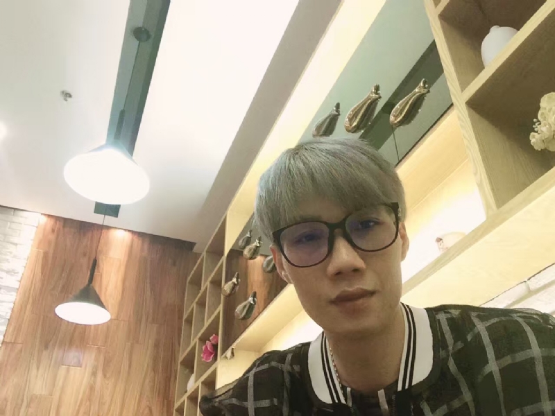 黄峰的第二张照片--海峡交友网