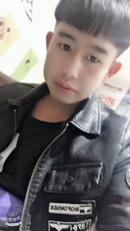 军绿色的第一张照片--海峡交友网