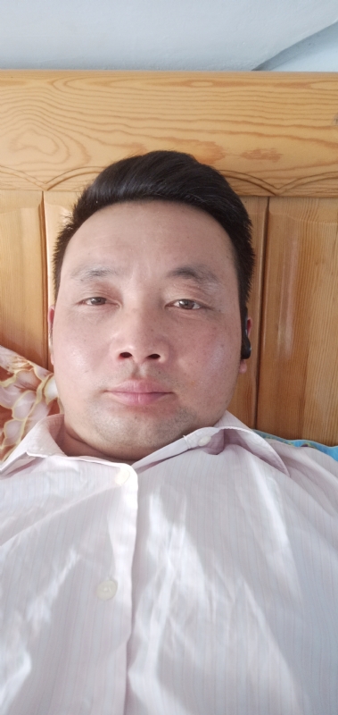 转角的第一张照片--海峡交友网
