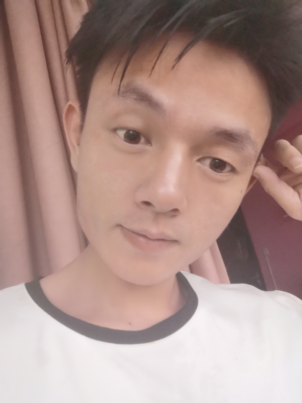 一一得一的第一张照片--海峡交友网