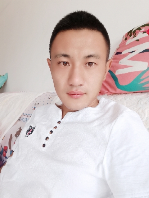 海阔天空的第一张照片--海峡交友网
