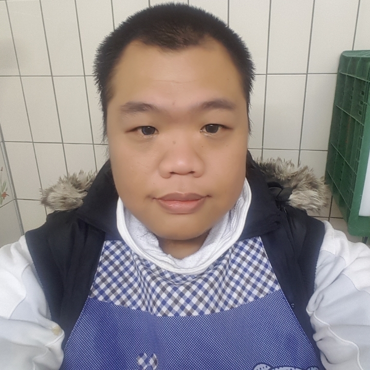 黑熊的第一张照片--海峡交友网