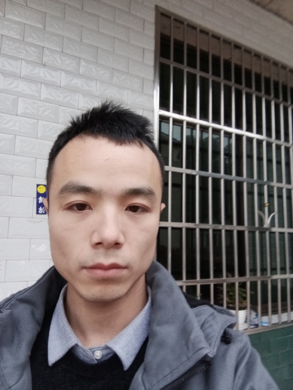笑得那么开心的第一张照片--海峡交友网