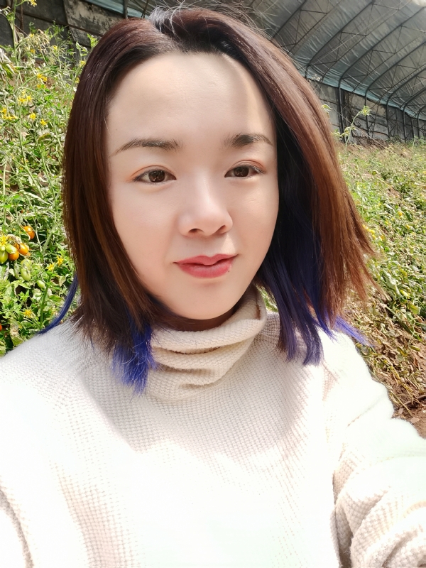欣欣向荣的第一张照片--海峡交友网