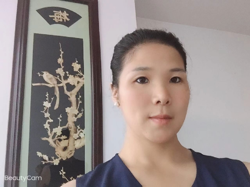 微笑的第一张照片--海峡交友网