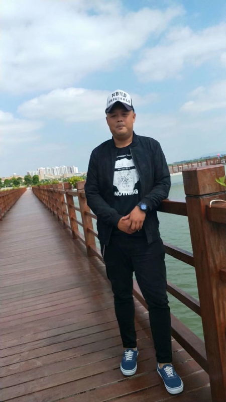 人生如戏的第二张照片--海峡交友网