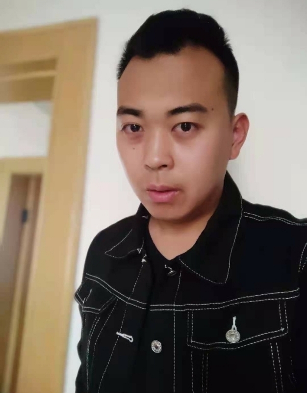 天边一丝风的第一张照片--海峡交友网