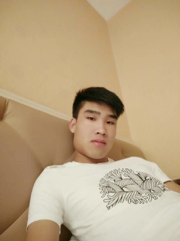 谁不曾孤单上路的第一张照片--海峡交友网