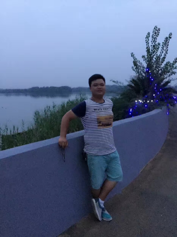 RLC的第一张照片--海峡交友网