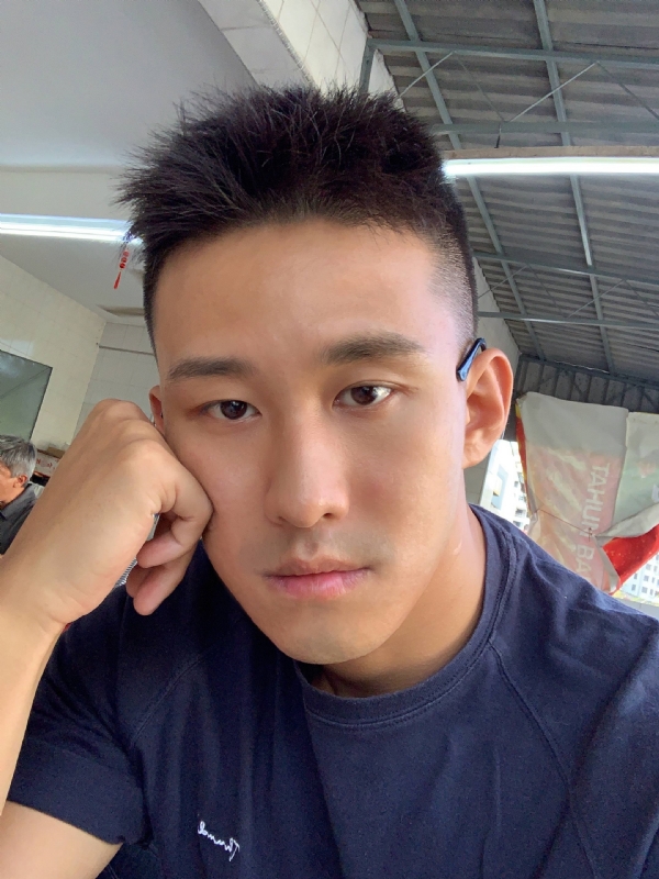 相见恨晚的第二张照片--海峡交友网