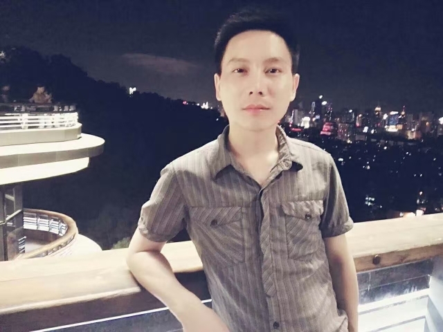 幕秋的第一张照片--海峡交友网