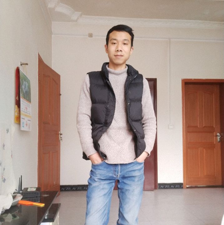 小伙子的第一张照片--海峡交友网