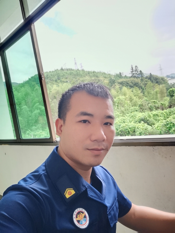 期待未来的第一张照片--海峡交友网