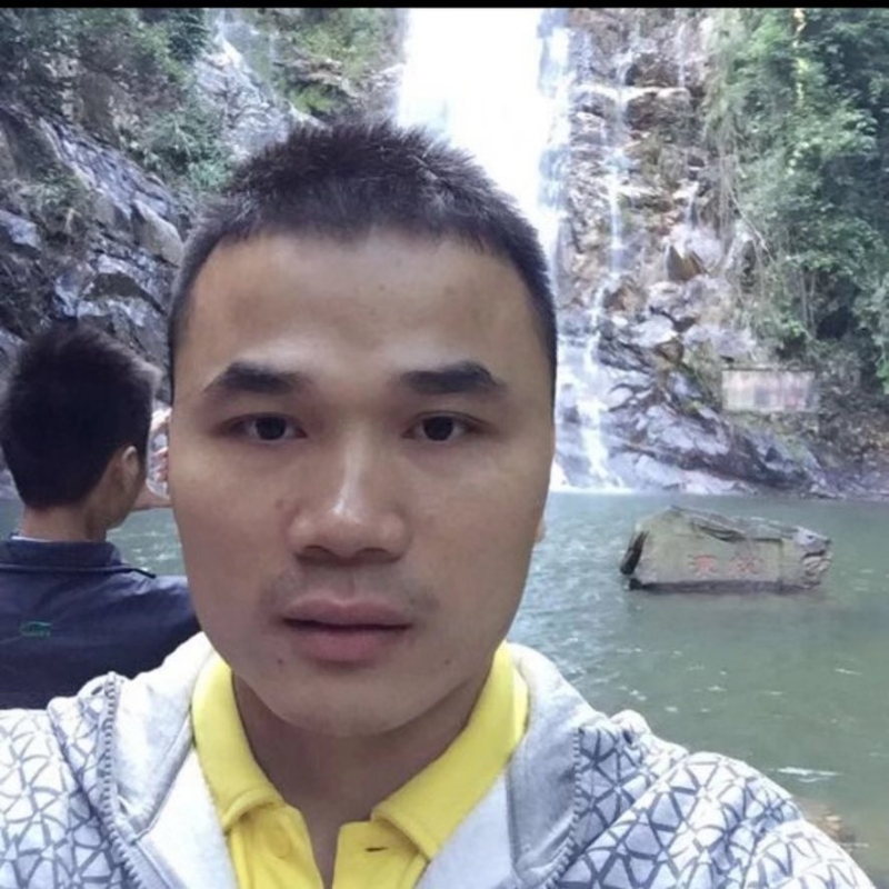 老梁的第一张照片--海峡交友网