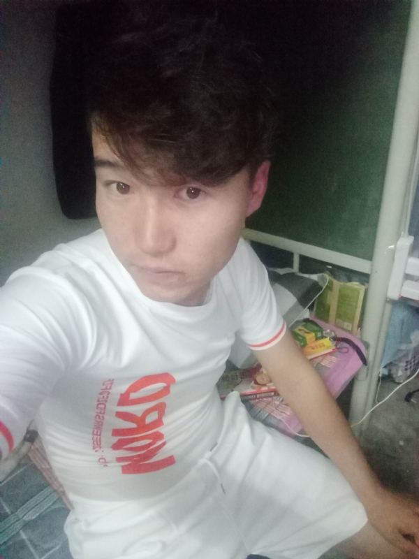 再回首的第一张照片--海峡交友网