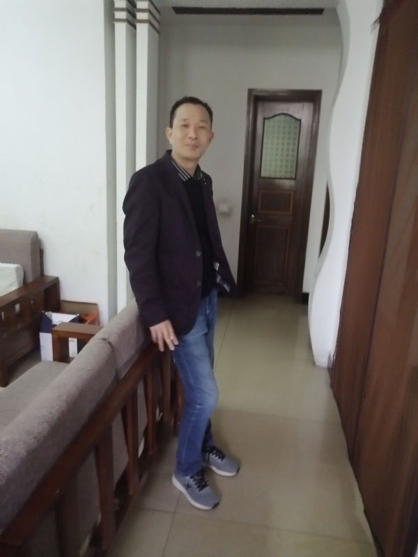 相亲相爱的第二张照片--海峡交友网