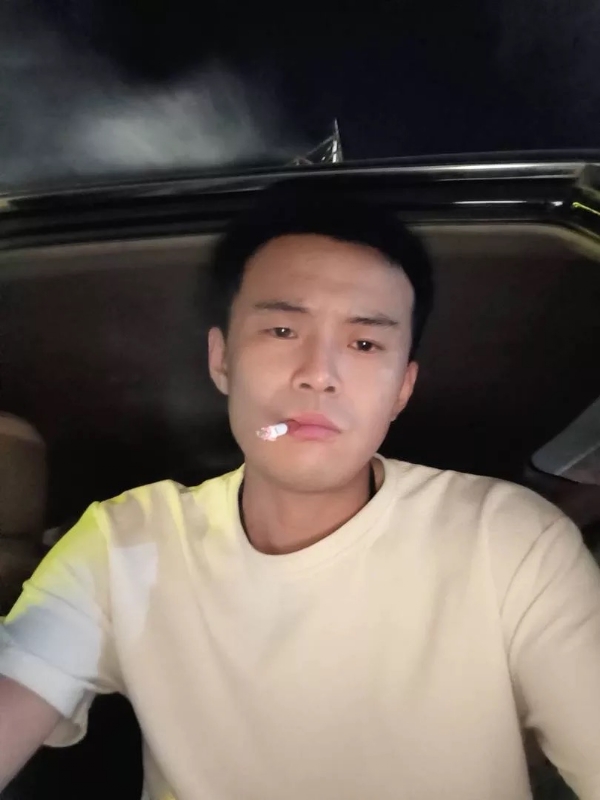 爱睡觉的土拨鼠的第一张照片--海峡交友网