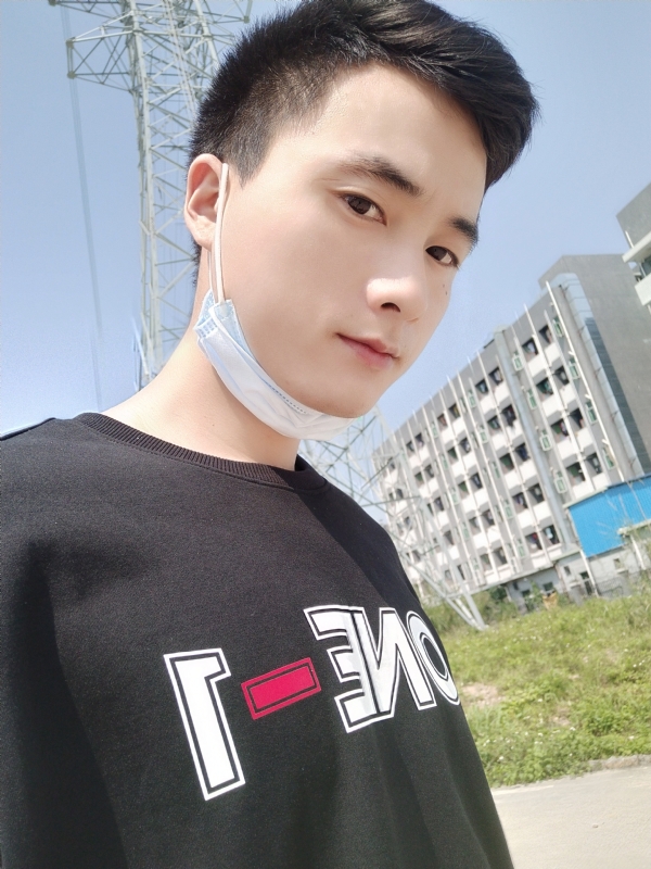 何凡的第一张照片--海峡交友网