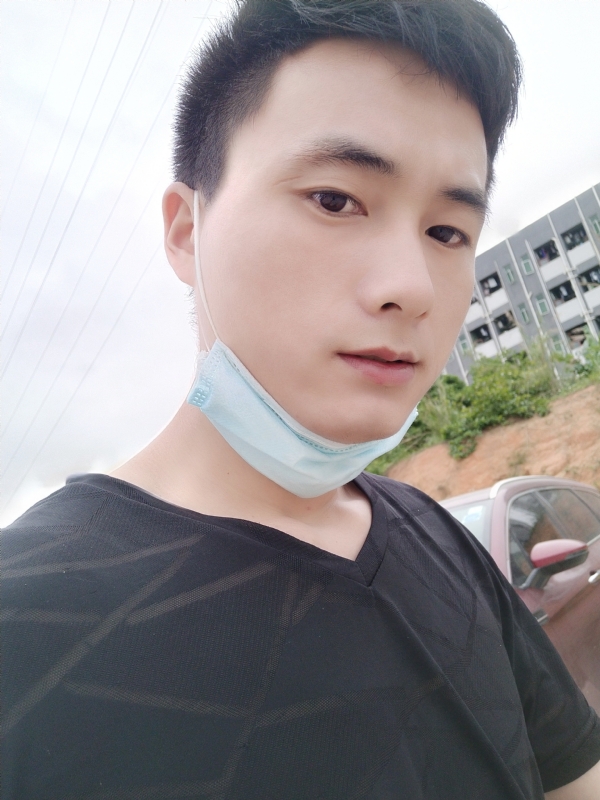 何凡的第二张照片--海峡交友网