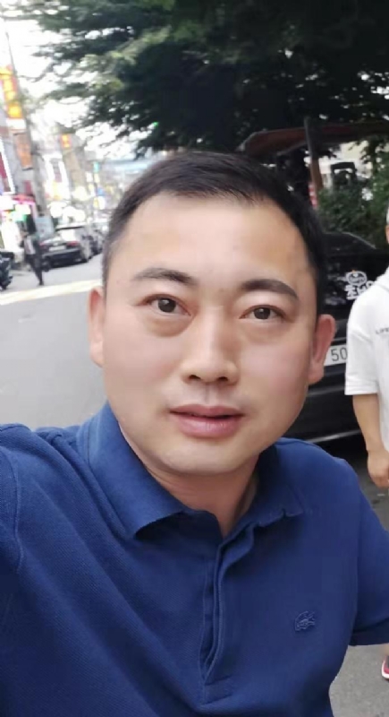 李龙的第一张照片--海峡交友网