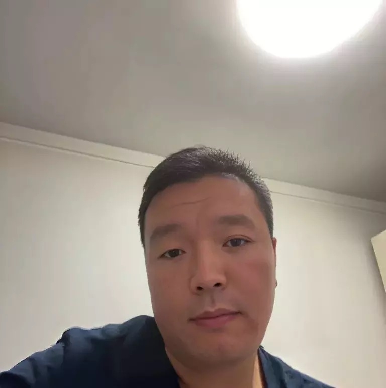 穿唐装的松鼠的第一张照片--海峡交友网