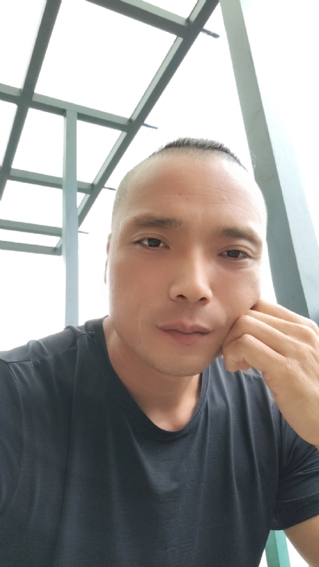 伯爵的第三张照片--海峡交友网