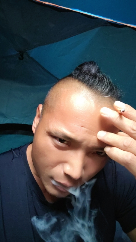 伯爵的第四张照片--海峡交友网