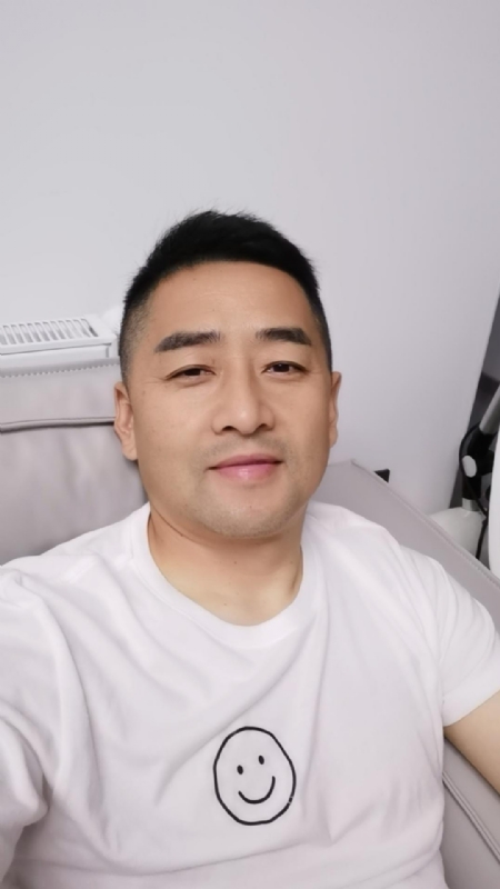 向阳而生的第一张照片--海峡交友网