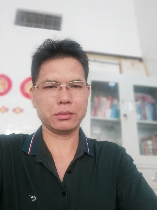 后视镜的第二张照片--海峡交友网