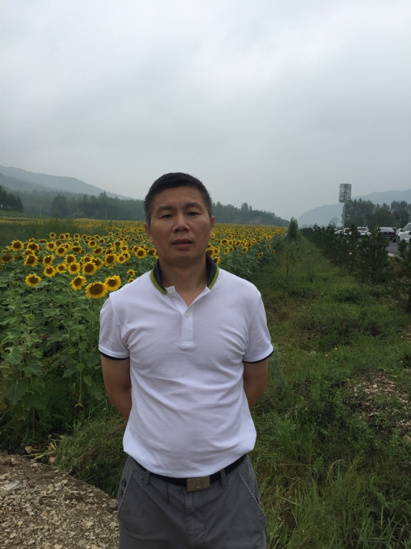 爱拼才会赢的大叔的第三张照片--海峡交友网