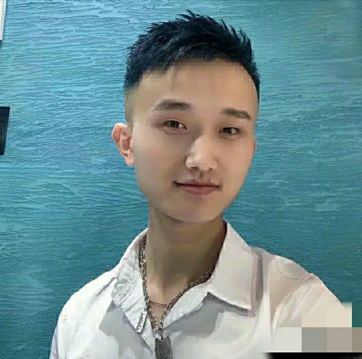 小哥哥的第一张照片--海峡交友网