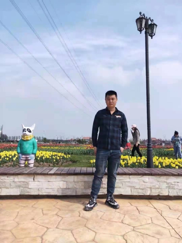 海阔天空的第一张照片--海峡交友网